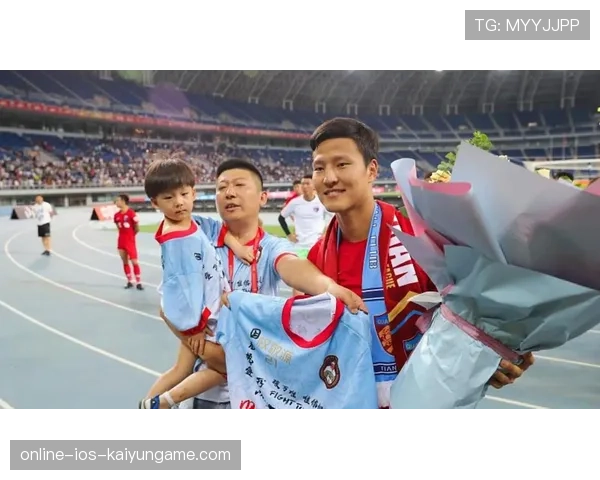 冠军球队球员退役典礼温馨感人球迷纷纷致敬,球员退役说的话 冠军球队球员退役典礼温馨感人球迷纷纷致敬,球员退役说的话